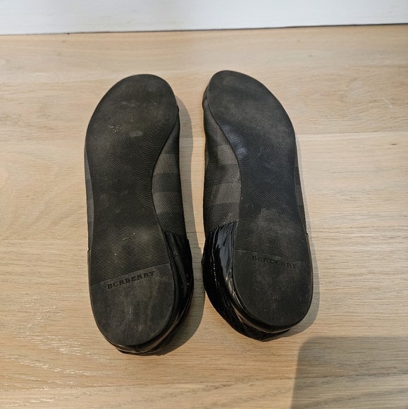 Burberry Nova Check Flats - Picture 5 of 8